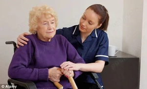 Ingrijitoare batrani si bolnavi la domciliu   Menajere la domiciliu - orice program cautat ! - imagine 3