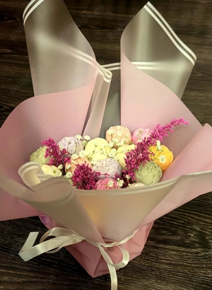 Aranjament de flori din lumanari in forma de inima