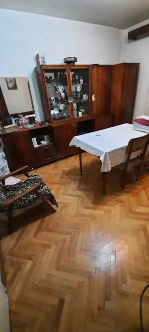 Vanzare apartament cu 3 camere în Cartierul Dâmbu Pietros. - imagine 2