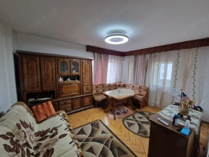 Apartament 3 camere, 69 mp, zona Ultracentral - imagine 2