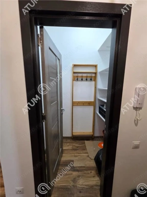 Apartament cu 3 camere decoamndate curte si terasa in zona Selimbar - imagine 13