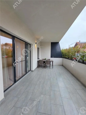 Apartament cu 3 camere decoamndate curte si terasa in zona Selimbar - imagine 14