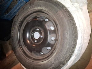 Vând o jantă pentru Logan  - imagine 2