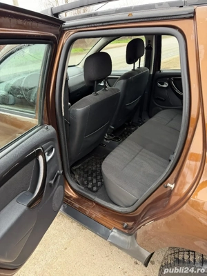 duster  de vanzare an 2012 benzina  - imagine 2