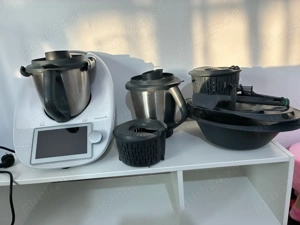 Vând Thermomix TM6
