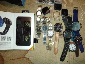 Ceasuri pt piese și bune sau unele accesorii inclusiv căști wireless Samsung 