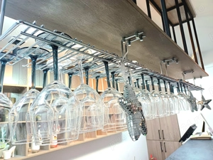 Angajam barman barmanita - Pensiune