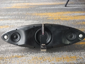 Bowers &Wilkins Zeppelin - imagine 3