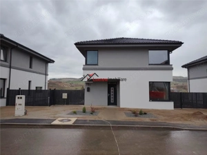 Casa superba semifinisata 120 mp utili + 450 mp teren liber. Zona Corusu.