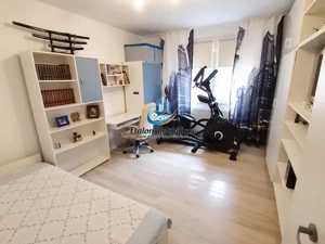 Apartament 4 camere semidecomandat, etaj 9, zona Spital Piatra Neamt