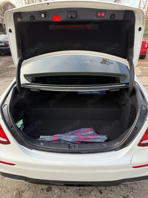 Mercedes Benz E Class E 300 de - imagine 9