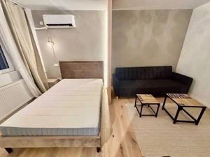 Piata Victoriei - Banu Manta