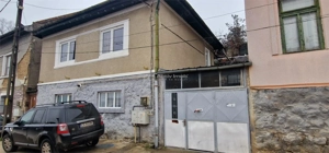 Resita Casa la Pret de Apartament,Parter, Etj 1 si Pod, Zona Muncitoresc - imagine 15