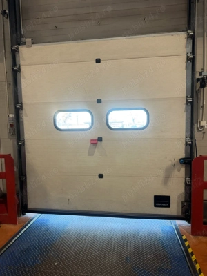 Ofer servicii profesionale de reparații și reglaje uși pentru apartamente, case și garaje.