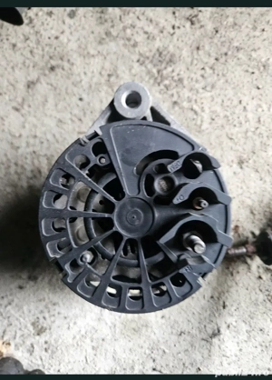 se vinde alternator opel astra h 1.9