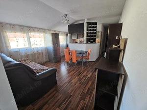 Proprietar închiriez apartament cu doua camere + living 