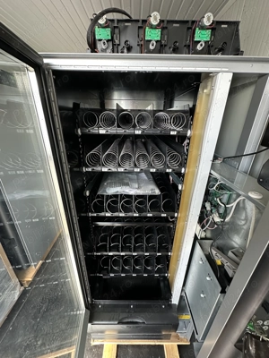 Vând LOT COMPLET   4 tonomate vending Necta Snakky 6-30 (NOI)