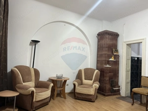 Apartament cu 3 camere în zona P-ta Unirii