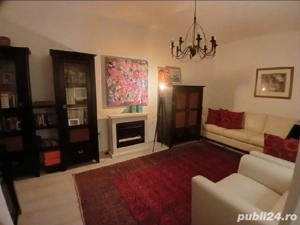 Pers. Fizică Vând Apartament zona Central, 4 camere  în Vila cu gradina interioara  și spațiu în CF  - imagine 4