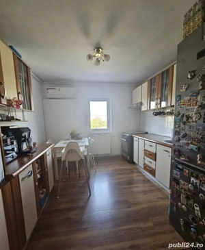De vânzare apartament 3 camere zona Calea Lipovei 