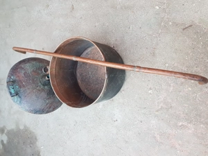 Oală Veche de Cupru pentru prepararea Rachiului