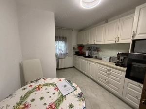 Apartament 4 camere, decomandat, etaj 3, mobilat si utilat - Baba-Dochia - imagine 6