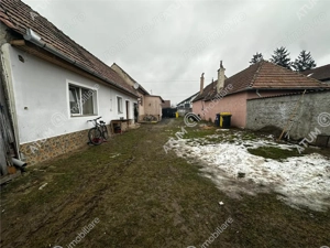 Casa individuala si teren de 863 mp in Cristian zona Primarie - imagine 2