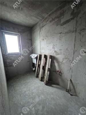 Casa individuala cu 4 camere si curte libera de 340 mp in Cisnadie - imagine 14