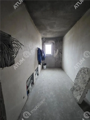 Casa individuala cu 4 camere si curte libera de 340 mp in Cisnadie - imagine 8