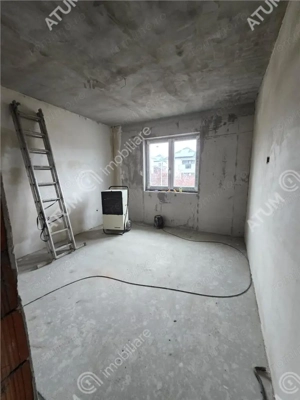 Casa individuala cu 4 camere si curte libera de 340 mp in Cisnadie - imagine 7