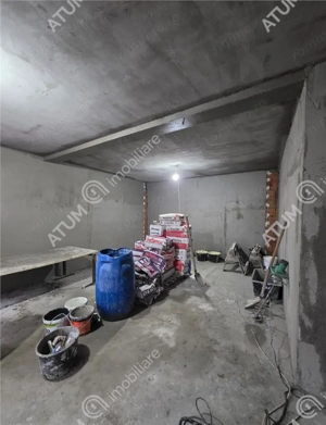 Casa individuala cu 4 camere si curte libera de 340 mp in Cisnadie - imagine 5