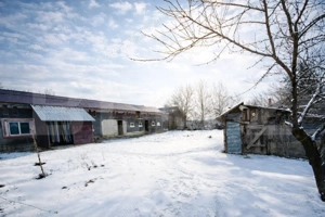 Refugiu la țară: casă tradițională , teren generos, și intimitate  Costesti Deal