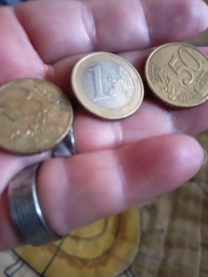 vând aceste monede pentru colecționari 
