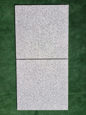 Placi granit economic de exterior Bianco Grigio 60x60x1.5 fiamat 