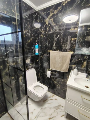 Proprietate cu 2 case, una fiind tradițională, Dezmir  - imagine 14