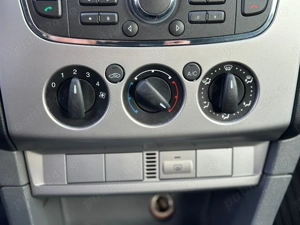 Ford Focus 1.6 Benzina Euro 5 - imagine 12