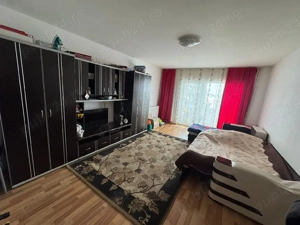 Persoana fizică Vând apartament cu două camere 