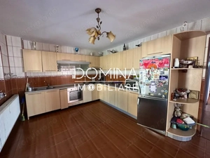  Vânzare proprietate impunătoare, strada Bujorului - cartier Primăverii - imagine 5