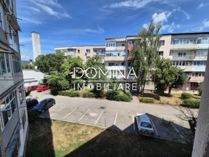 Vânzare apartament 3 camere *etaj 2 - decomandat* - Strada Zambilelor - imagine 8