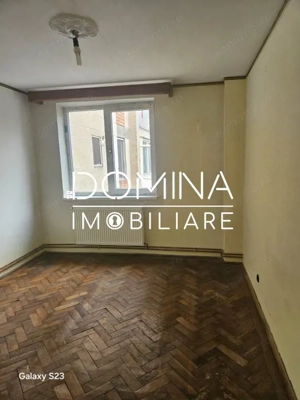 Vânzare apartament 3 camere *etaj 2 - decomandat* - Strada Zambilelor - imagine 3