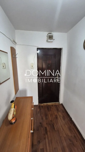 Vânzare apartament 3 camere, et. 2, situat în Rovinari, str. Plopilor - imagine 6