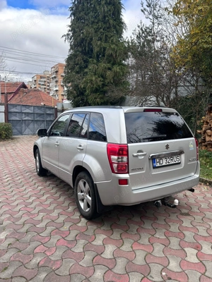 Suzuki Grand Vitara 2.4i JLX - imagine 4