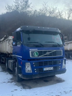 Cap tractor cu semiremorca 