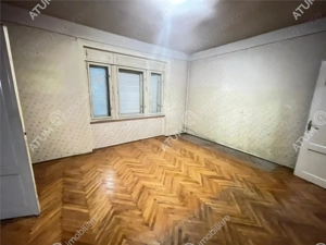 Apartament cu 4 camere 420 mp teren si garaj in Sub Arini Sibiu - imagine 9