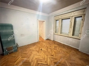 Apartament cu 4 camere 420 mp teren si garaj in Sub Arini Sibiu - imagine 6