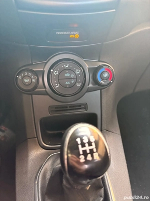 vand ford fiesta pentru piese exact asa cum e in poze 