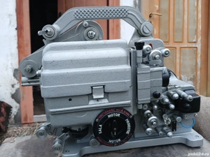 Aparat de proiecție vintage cu alimentator