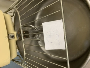 Vând malaxor aluat 200 litri și cuva inox 200 litri