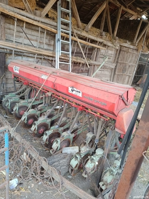 Semănătoare de porumb și semănătoare de griu - imagine 2