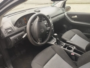 Mercedes A180 - imagine 9